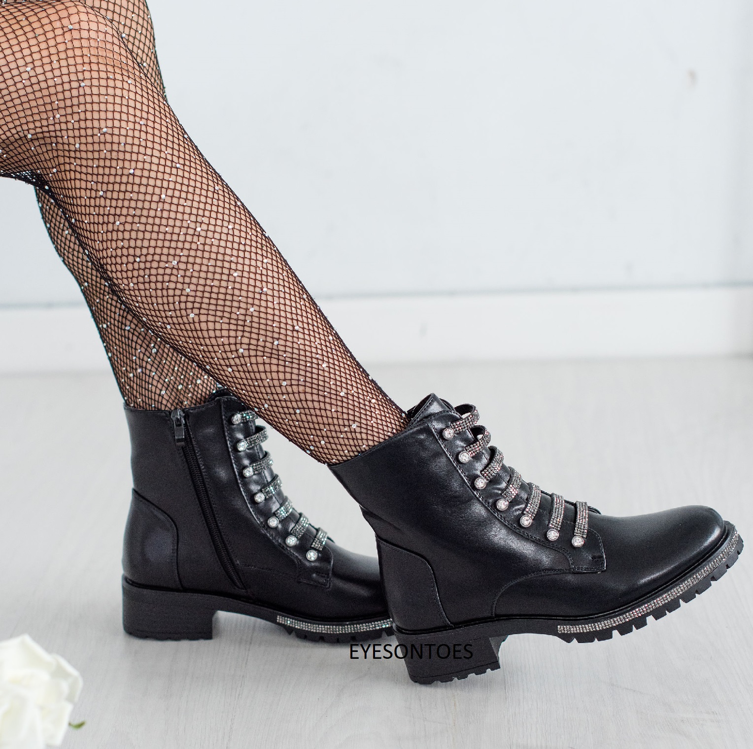 flat chunky boots